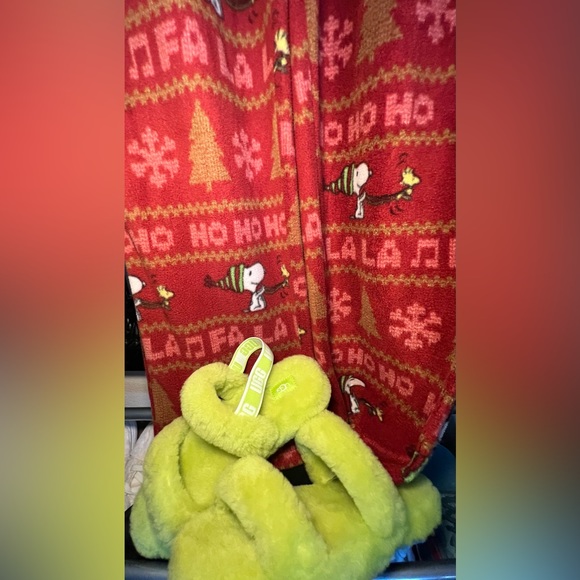 UGG slideons fuzzy neon green/yellow New Women 6/7.5 & free peanuts pj pants L - Picture 3 of 11